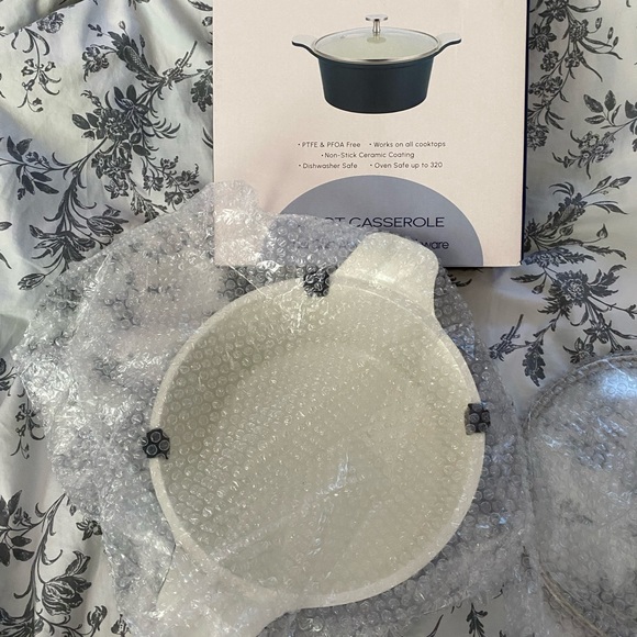 Phantom Chef Small Dutch Oven 2.3 QT - Picture 5 of 11